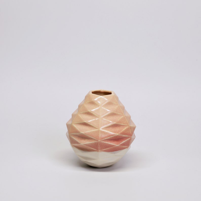Patterned Ceramic Vase Home Decor Ceramic jar Handmade patterned ceramic Modern vase Ceramic Bottle Textured Ceramic Pink Vase Mini Hex
