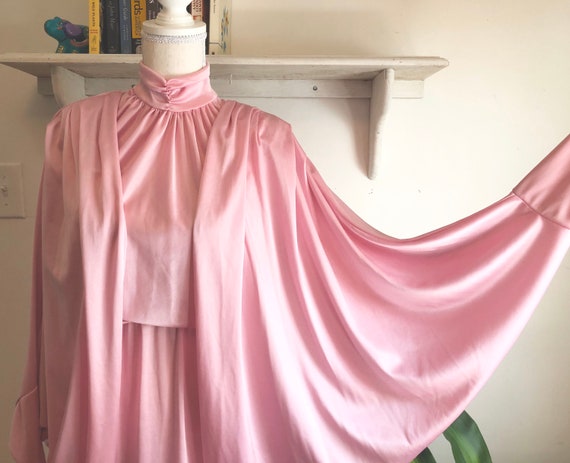 Pastel pink sheen batwing disco dress!
