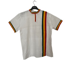 伝統的なエチオピアのコットンTシャツ。エチオピアのコットンシャツ。エチオピアの服、エチオピアのドレス、アフリカの服、伝統的なシャツ。