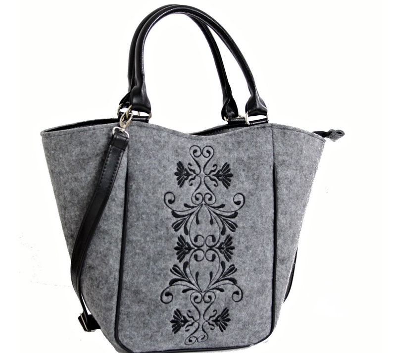 Minimalist felt shoulder bag Cross shops Body Felt Purse Felt shoulder bag Grey felt bag Felt handbag Women handbag Felt bag Felt handbag
