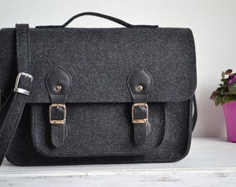 Men Black laptop bag, Black felt messenger bag, 15-inch Macbook case, felt bag,  felt satchel, Macbook Pro 16 Case