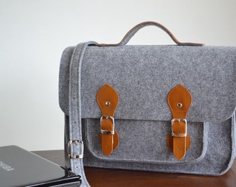 Macbook Air 13 Case,    FELT MESSENGER BAG,  leather messenger bag, crossbody bag, bag iPad Pro 12,9 inch   Macbook Air Bag,