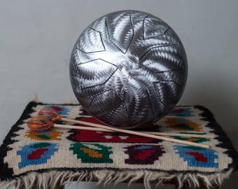&quot;Handgemachte Hank Trommel/Panzertrommel - Spalttrommel - Stahlzungentrommel - Handpan - Perkussion / Traumtrommel / Silver Knight