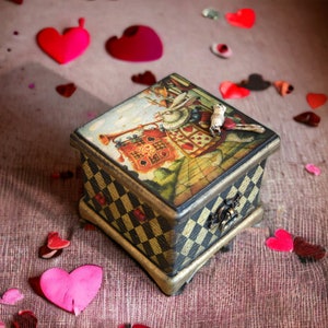 Alice in Wonderland jewelry box white rabbit Rings holder Alice baby box Storage Alice Mad Hatter Cheshire cat baby keepsake box Alice Decor