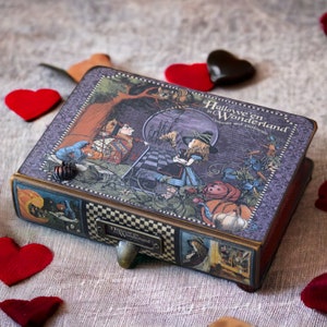 Alice in Wonderland jewelry box personalized White rabbit rings holder Whimsical furniture Mad Hatter Cheshire cat Tea party Trinket Box