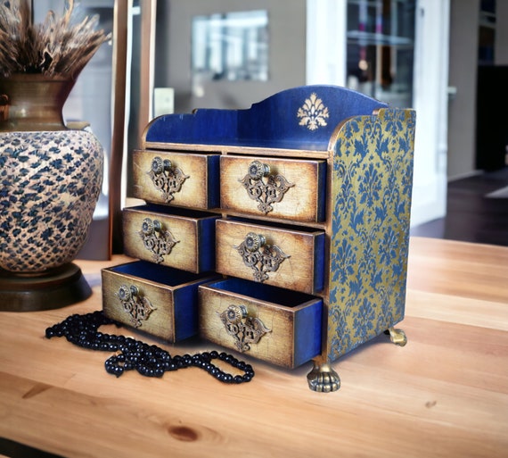 Mini Jewelry Organizer