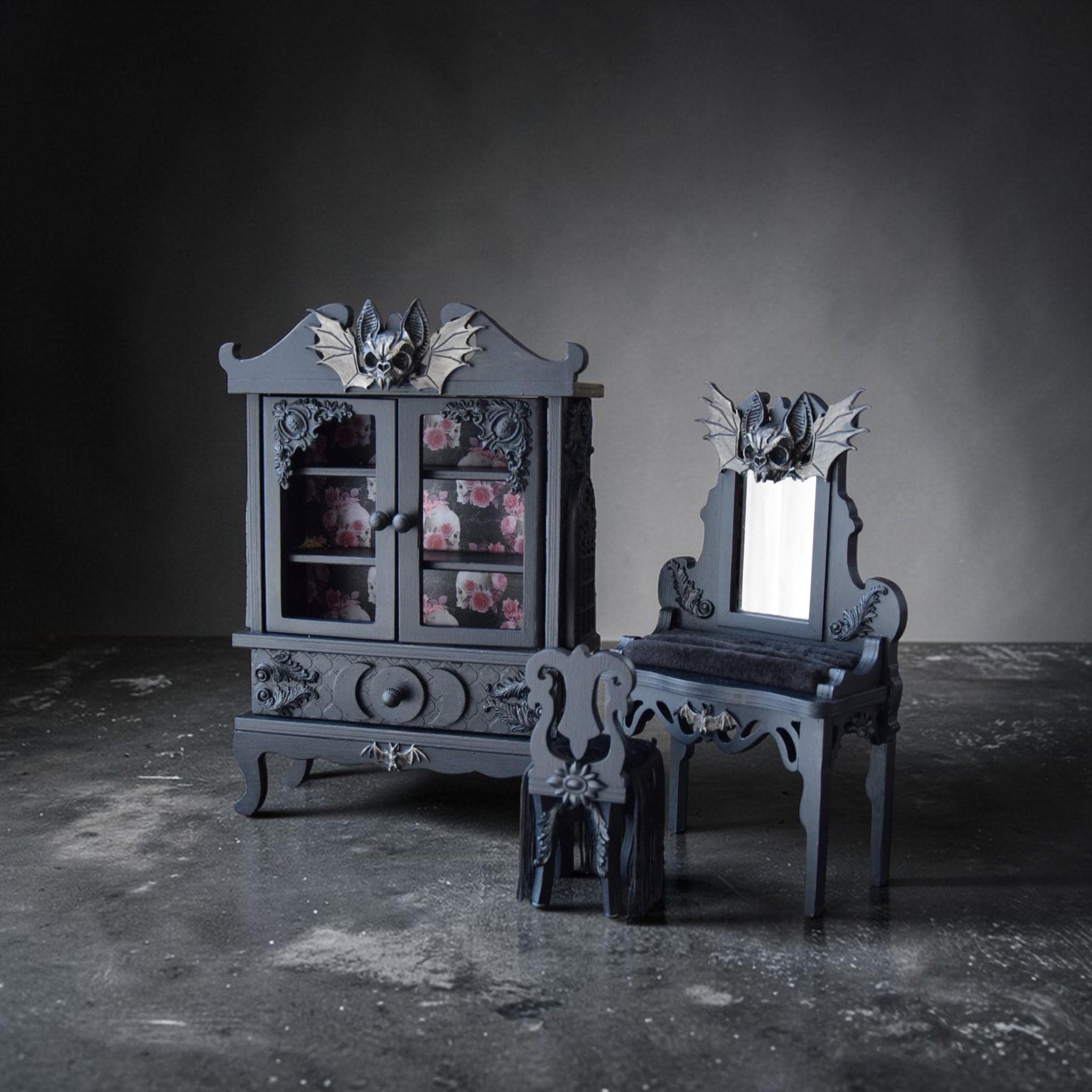 Gothic Home Decor Mini Sideboard Jewelry Holder With Bat Skull