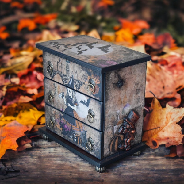 Alice in Wonderland wood jewelry box Queen of Hearts Kids room decor Mad Hatter rings holder mini dresser Cheshire cat Halloween Dresser