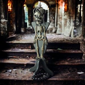 Gothic Pagan Home Decor Cute skeleton Jewelry stand Bride of Frankenstein Glamorous mannequin Necklace Bracelet holder Glamorous Anatomical