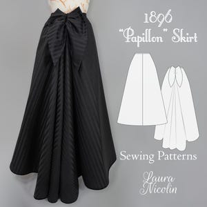 Peut inclure: Jupe noire "Papillon" avec un grand nœud. La jupe présente un motif à rayures verticales et fait partie d'un patron de couture. Le texte "1896 Papillon Skirt" et "Sewing Patterns" est visible.
