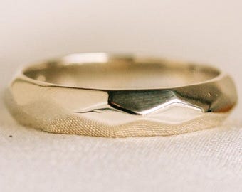 Alianza clásica de oro amarillo para bodas, anillo moderno geométrico facetado para compromiso, regalo perfecto para bodas y aniversarios