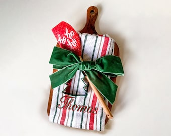 Monogrammed Christmas Towel Gift Set: Cutting Board, Spatula & Cookie Cutter