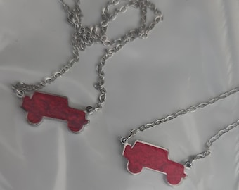 4x4 offroad vehicle necklace