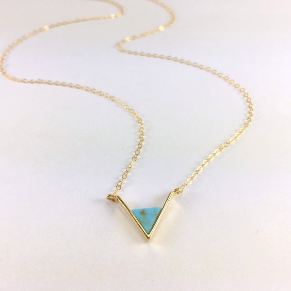 Collier pendentif turquoise Collier triangle turquoise Collier superposé en or ou en argent Collier avec pierres précieuses délicates Cadeau bijoux turquoise