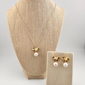 Pearl Dangle Earrings, Baroque Pearl Earrings, Floral Pearl Wedding Earrings, Gold Pearl Drop Earrings, Pearl Jewelry Set, Bridesmaid Gift