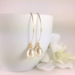 Simple Pearl Earrings Pearl Drop Earrings Teardrop Pearl Wedding Bridal Earrings Long Pearl Dangle Bridesmaid Earring Gold Silver Rose Pearl