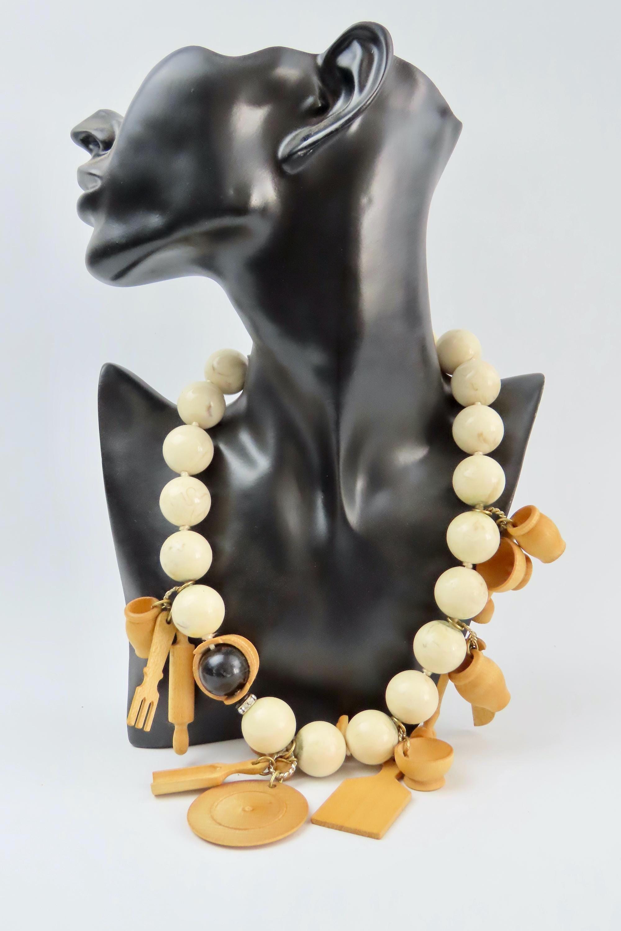 Angela Caputi ビーズネックレス Angela Caputi Japanese Inspired Oversized Resin Necklace