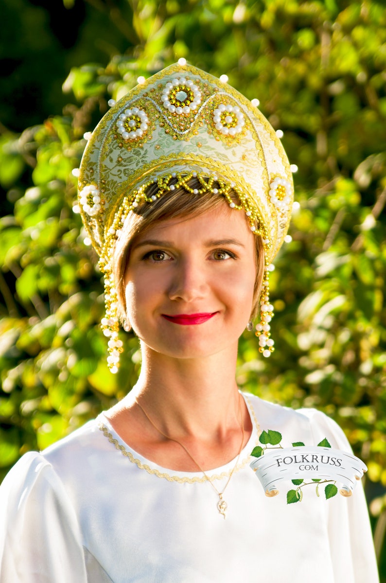 traditional russian headpiece