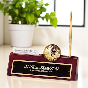 Vatertagsgeschenk Golfball Namensschild mit Uhr, Stift und Visitenkartenhalter auf Palisander Klavier-Finish Basis, Golf-Liebhaber