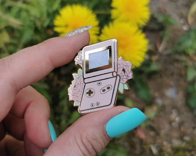 Pastel Flower Gamer Pin "Rose Handheld"