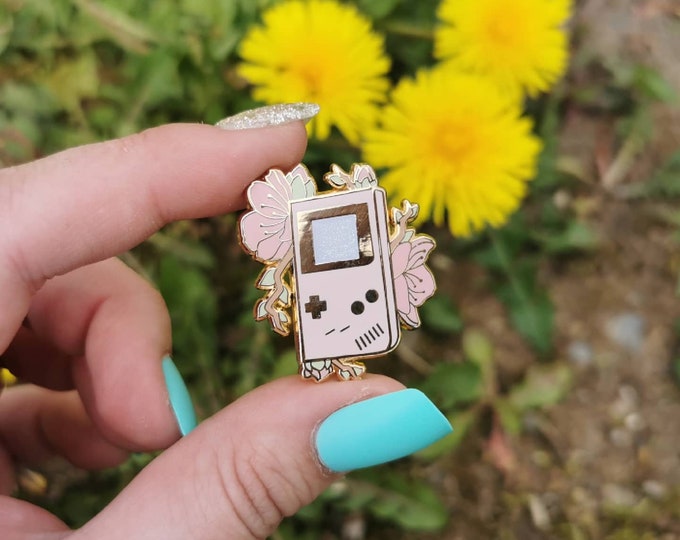 Pastel Flower Gamer Pin "Sakura Handheld"