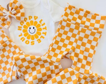 Pantalones acampanados a cuadros retro: Conjunto bohemio retro para bebé