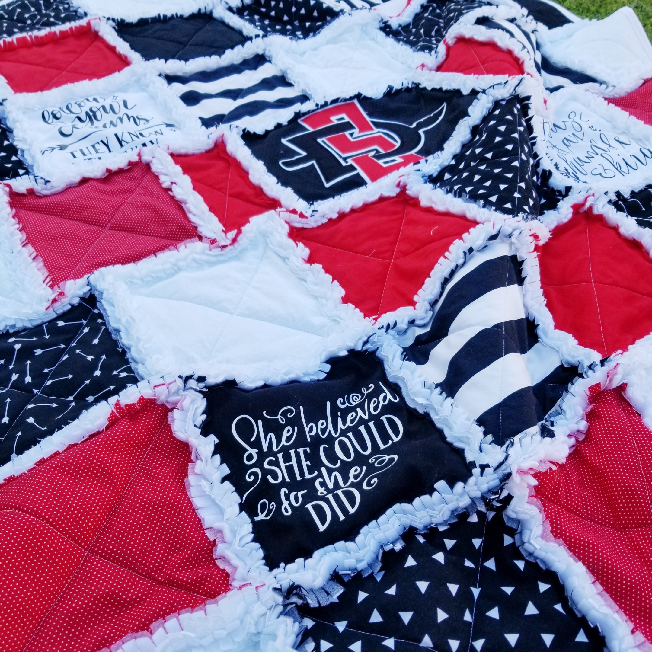 College Quilts College Blankets College Graduation Gifts Etsy.de