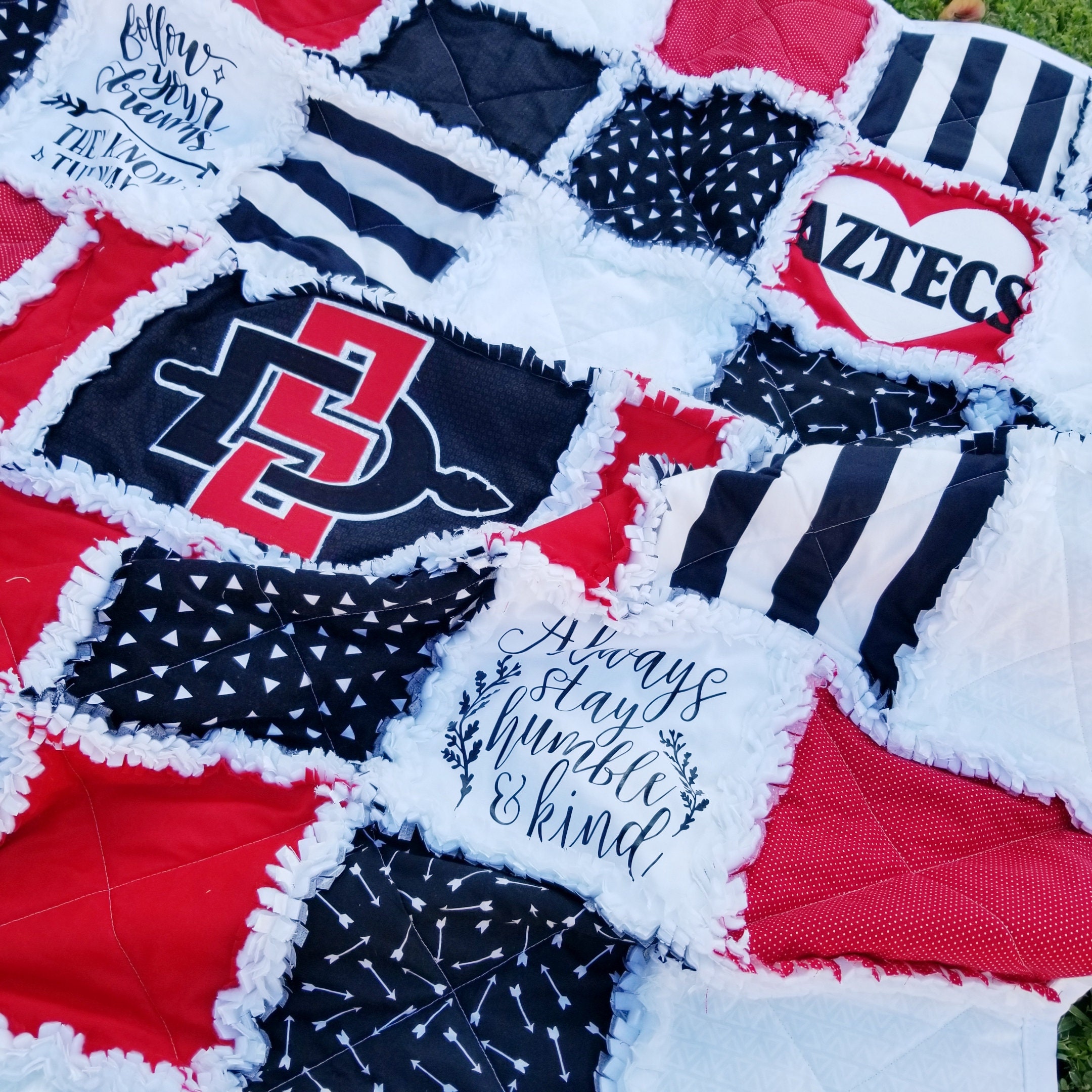 College Quilts College Blankets College Graduation Gifts Etsy.de