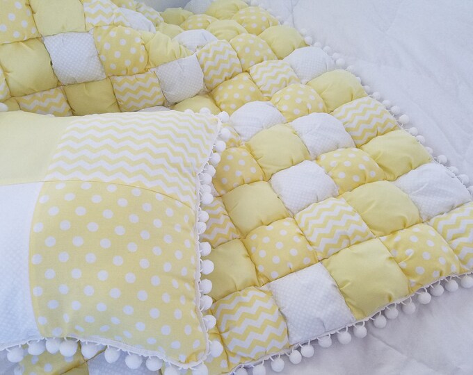 Bubble Baby Quilt,yellow & White, Biscuit Quilt, Puff Quilt, Puffy