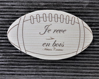 sous verre, sous bock, sous bock en bois gravé au laser numérique. Ballon de rugby.