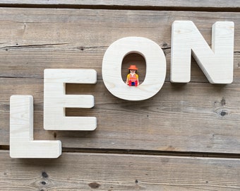 LETTER in solid spruce WOOD, natural wood Height 162 mm, width 160 mm, thickness 29 mm, cut to the outline with a scroll saw