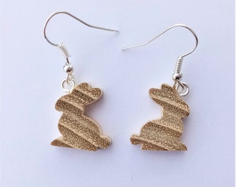 Boucles d'oreilles en bois de robinier, douglas, mélèze ou hêtre "LAPIN", poncé très fin et lustré, dimensions: 16x15x4 mm, découpé main