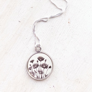 Birth flower necklace for September, aster necklace, aster pendant, September birth flower jewelry, autumn birthday, anniversary gift