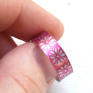 Skandinavischer Ring, rosa und silber, rosa Ring, Stern Ring, Blumen Ring, Schneeflocke Ring, nordischer Ring, pink Ring, Silber Blume, fair isle