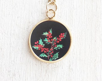 December birth flower necklace, holly necklace, holly berry pendant, Christmas necklace, December birthday necklace, holly pendant, gift
