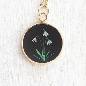 January birth flower necklace, snowdrop necklace, January birth month, birthday, wildflower pendant, snowdrop jewelry, dainty snowdrop, gift