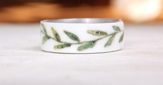 Leaf ring, leaf vine ring, leaf branch ring, olive leaf ring, green leaf ring, silver leaf ring, nature ring, botanical gift, tiny leaf ring