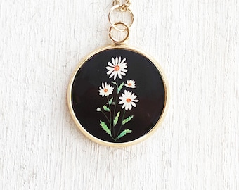 April birth flower necklace, daisy necklace, wildflower pendant, April birthday gift, April birth month flower, daisies pendant, daisy gift