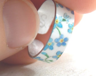 Forget me not ring, blue flower ring, tiny flower ring, blue and white ring, floral ring, botanical gift, nature ring, flower band, dainty