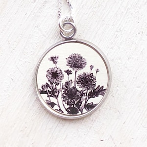 November birth flower necklace, chrysanthemum necklace, November birthday gift, birth month flower, silver chrysanthemum pendant, gift
