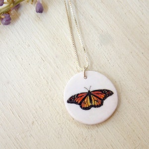 Butterfly necklace, monarch butterfly, small butterfly, butterfly pendant, monarch butterfly necklace, nature jewelry, dainty necklace