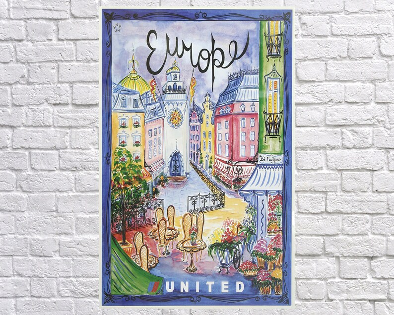 K&ouml;nnte beinhalten: Aquarell-Reiseposter f&uuml;r Europa, das eine europ&auml;ische Stadtszene mit farbenfrohen Geb&auml;uden, einem Uhrturm und Stra&szlig;encaf&eacute;s zeigt. Das Wort "Europe" ist kursiv geschrieben, mit "United" am unteren Rand.