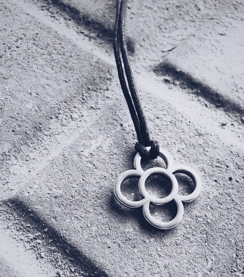 modernist woman necklace panot flower necklace BARCELONA leather necklace necklace stainless steel steel chain vintage