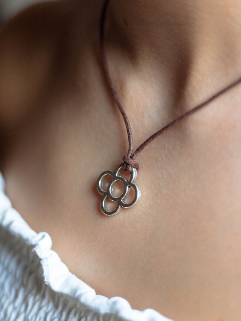 modernist woman necklace panot flower necklace BARCELONA leather necklace necklace stainless steel steel chain vintage