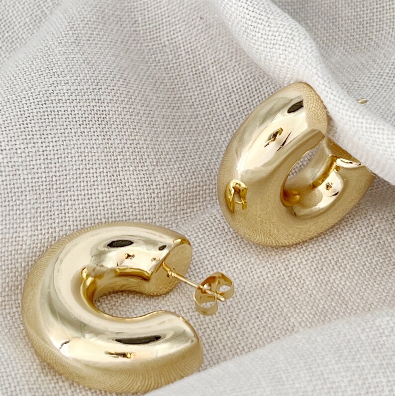 Thick huggie hoops earrings, gold hoop earrings, chunky gold plated hoop earrings, tube gold hoop earrings, hinged huggie hoop earrings. image 6