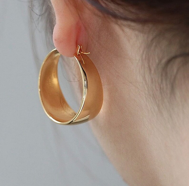 Wide hoop earrings, chunky creole earrings, bottega style earrings, huggie gold earrings, medium size, flat hoop earrings. image 8