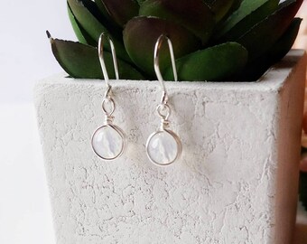 K-ked a Pair of Pretty 8-10mm Opalite/Moonstone Type Earrings New