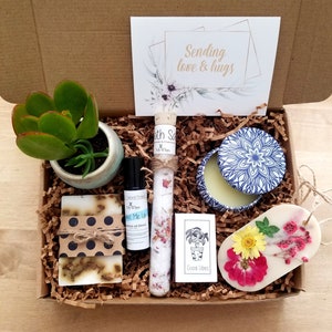 Sending love & hugs gift basket, Thinking of you box, care package, spa gift box, surgery gift, send a gift, natual pamper gift for her.
