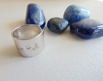 Mi hai conquistato con un messaggio di CIAO, anello con citazione personalizzata, anello regolabile, gioielli personalizzati, gioielli ispiratori, anello inciso, anello con polsino largo