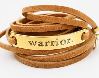 Warrior-armband, leren wikkelarmband, op maat gemaakte inspirerende armband met berichtenbalk, gegraveerde motiverende quote-sieraden, overlevingscadeau.